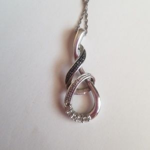 Kay Jewelers twist pendant necklace